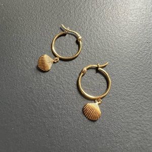 Mejuri Shell Hoops